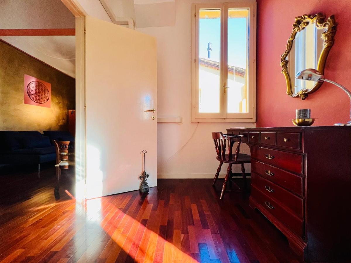 House Of Chariot - In The Heart Of Bologna Appartement Buitenkant foto