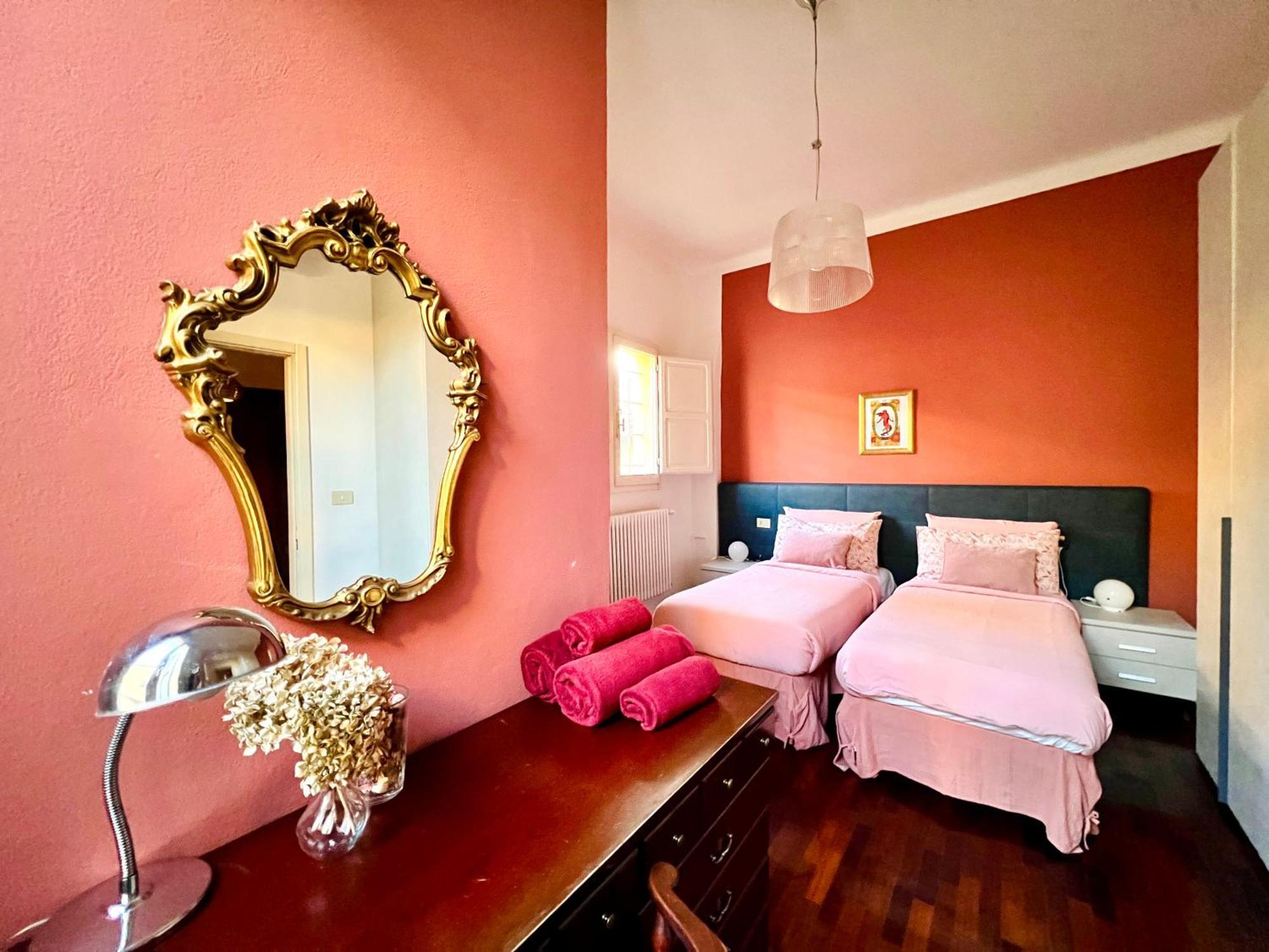 House Of Chariot - In The Heart Of Bologna Appartement Buitenkant foto